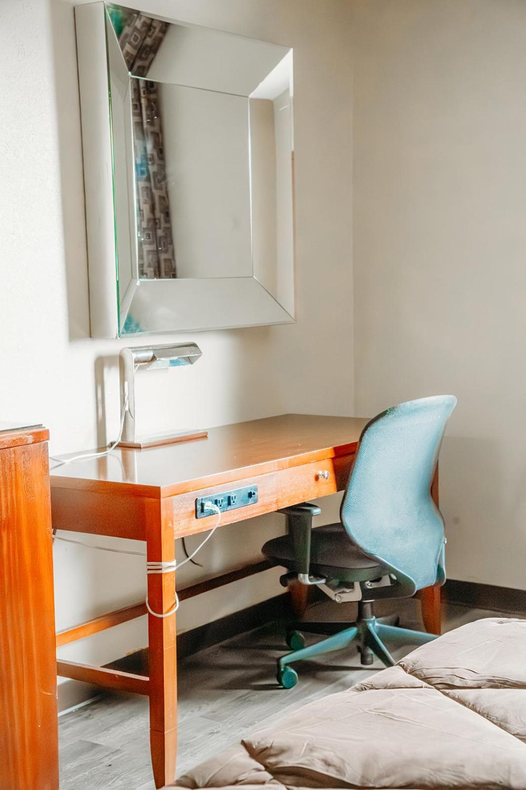 Country Garden & Suites Benton Bilik gambar